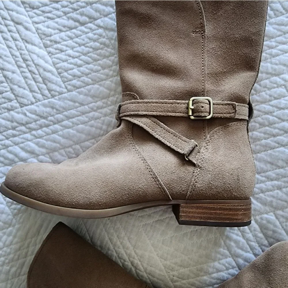Koolaburra by UGGS  suede leather boots